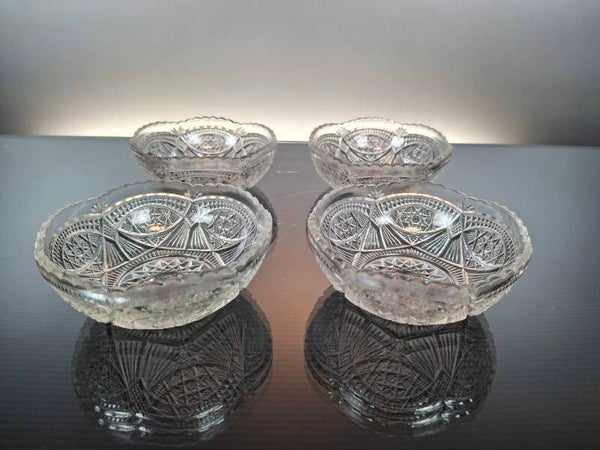 4 Belgian Art Deco dessert bowls "Verrerie de Scailmont".