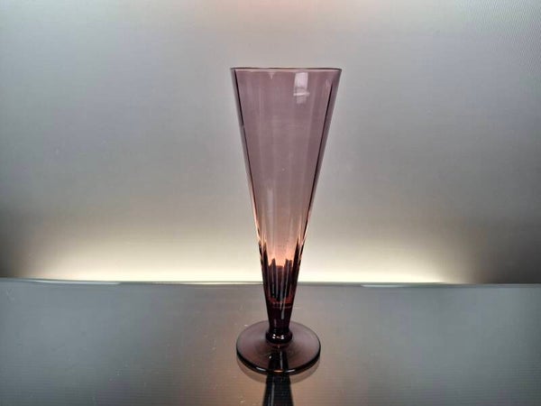 Amethyst colored art deco glass vase “Doyen”