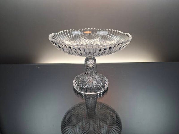 Belgian Art Deco fruit bowl on foot “ Val Saint Lambert”