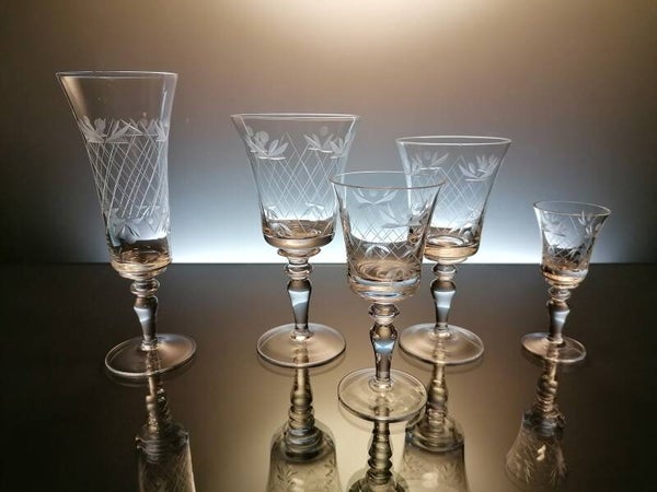 30 French crystal Art deco glasses "Tulip"