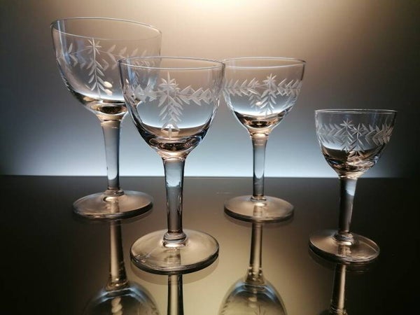 24 antique Baccarat glasses “Ballon"