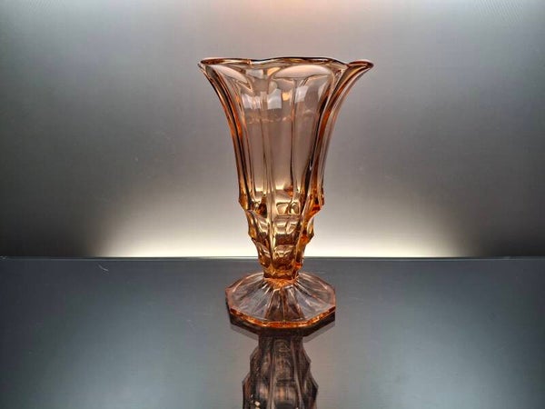 German Art deco rosaline Cumberland-vase “Walther VEB Sachsenglas Ottendorf”