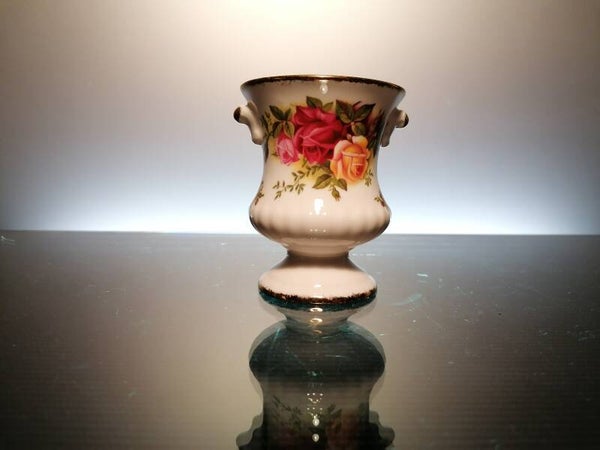 Royal Albert “Old country roses” porcelain vase