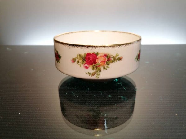 Royal Albert “Old country roses” porcelain small bowl