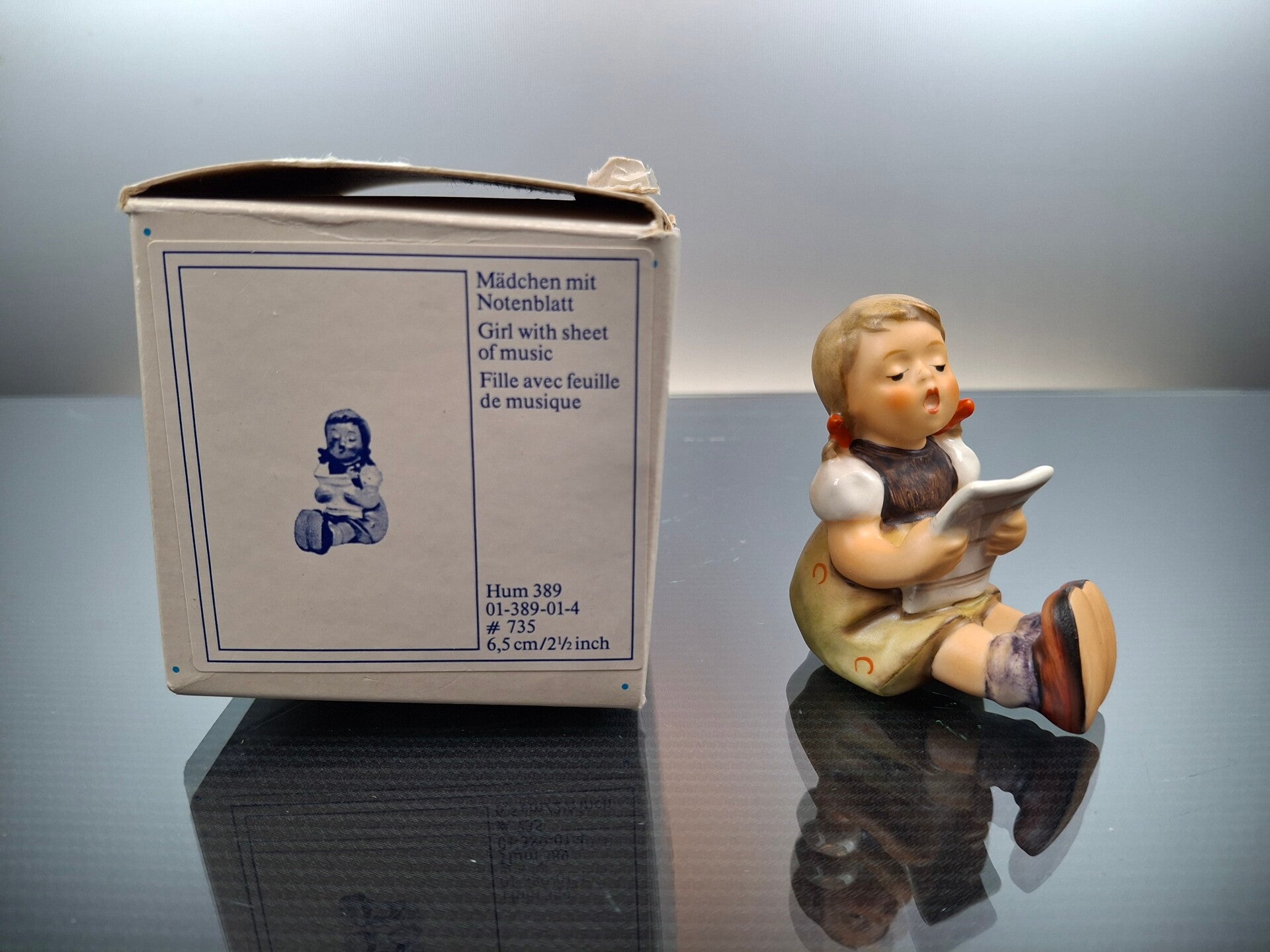 German vintage porcelain reading girl "Goebel - hummel" 389