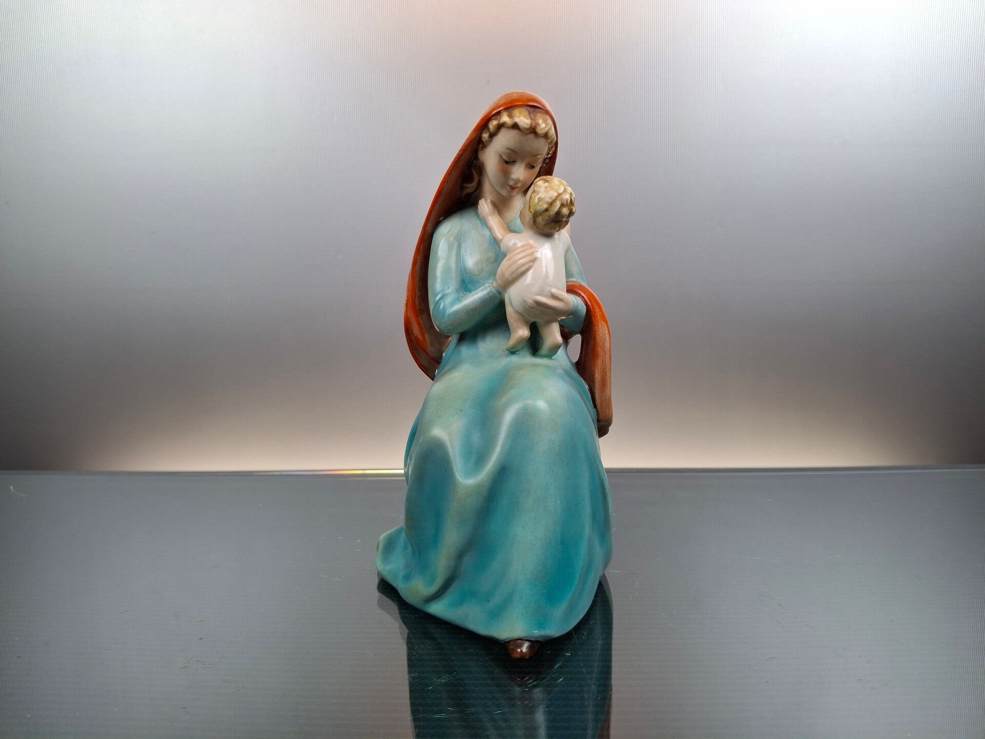 German vintage porcelain Holy Mary with child "Goebel - hummel" MM118