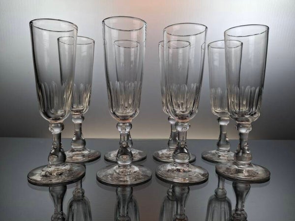 8 antique Champagne/flute glasses Val Saint Lambert « Olivier»