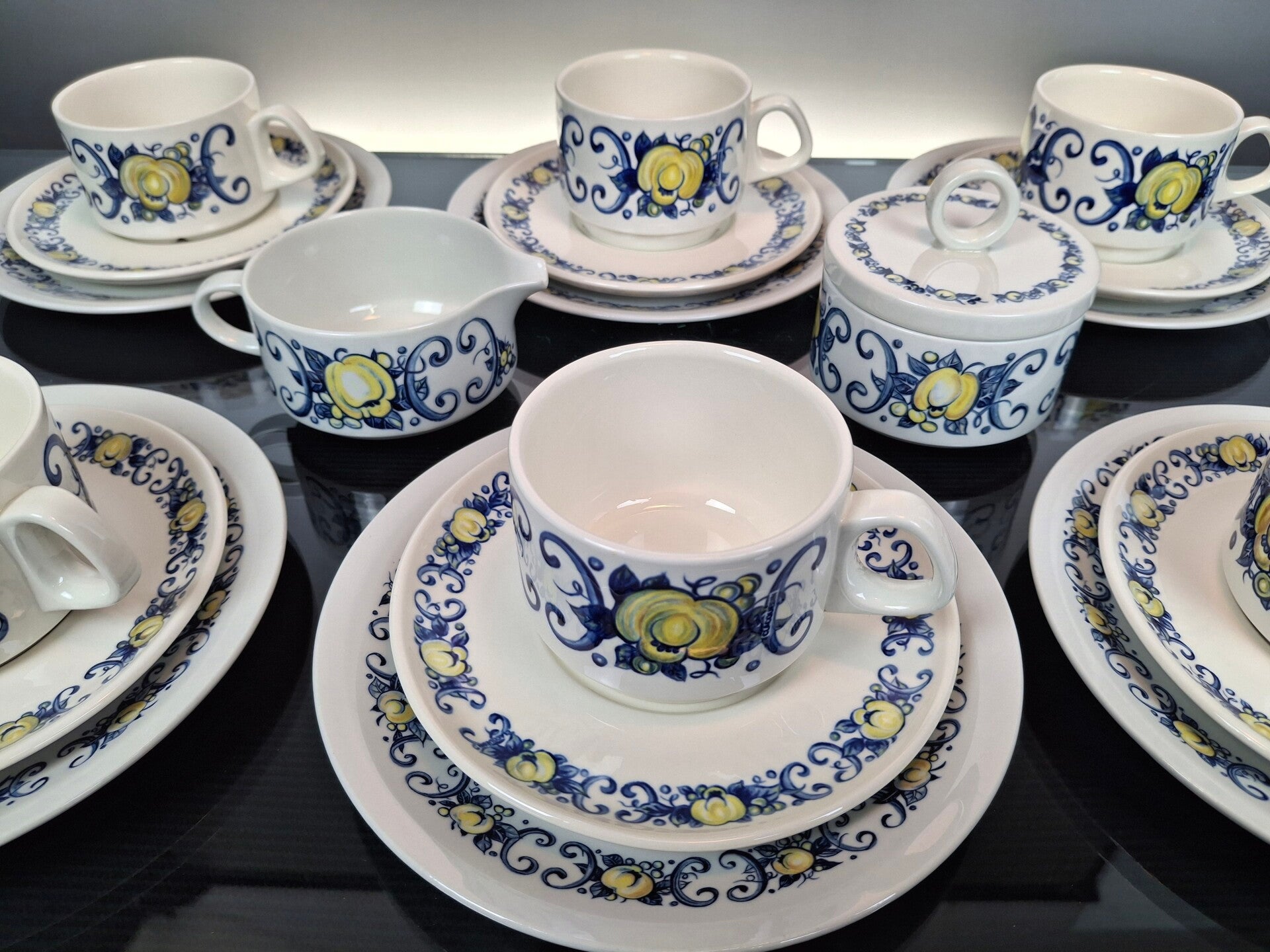 Vitro porcelain coffee set 