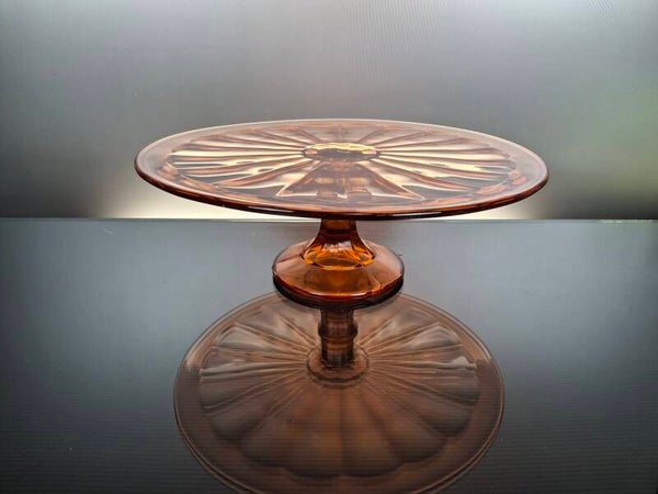 Belgian rosaline colored glass Art Deco pastery dish on foot "Verrerie de Scailmont".