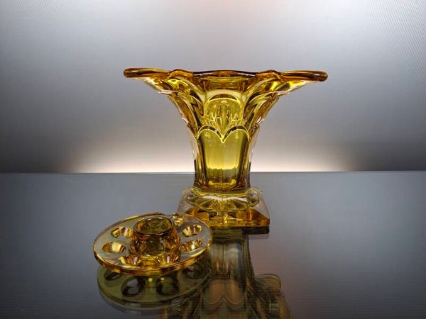 Amber colored art deco glass vase / pique fleur