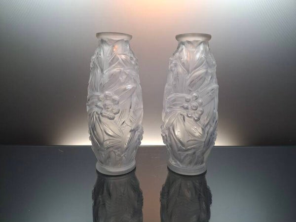 2 French Art deco clear glass vases “Espaivet - Foliages and Berries ”