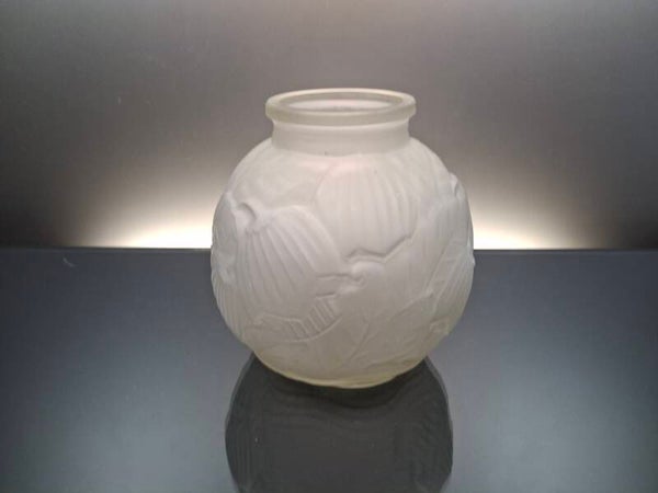 French Art deco clear glass vase “SPIP”