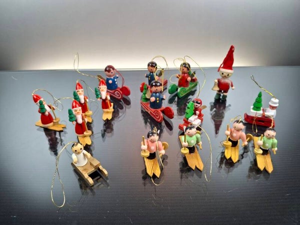16 German, vintage wooden Christmas tree decorations (Erzgebirge)