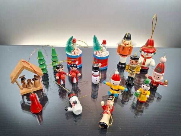 16 German, vintage wooden Christmas tree decorations (Erzgebirge)