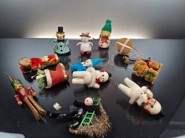 11 Vintage Christmas hangers, snowman and other