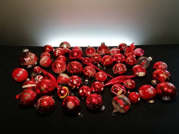 49 red vintage glass baubles + 1 peak