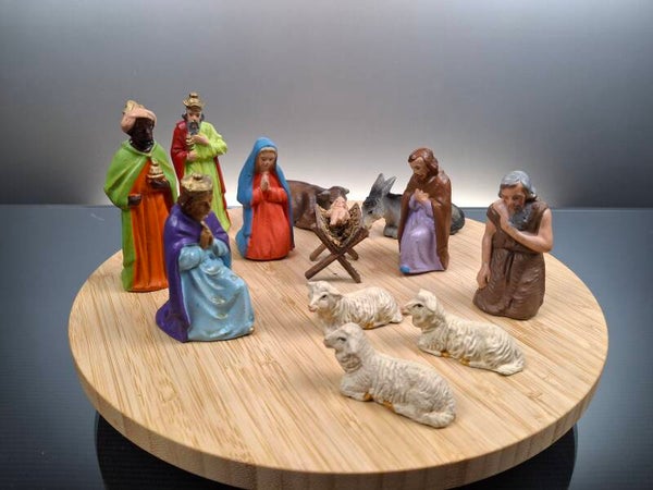 12 Vintage Nativity figures