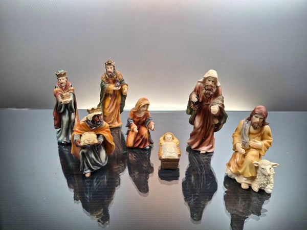 7 vintage Nativity figures in original box