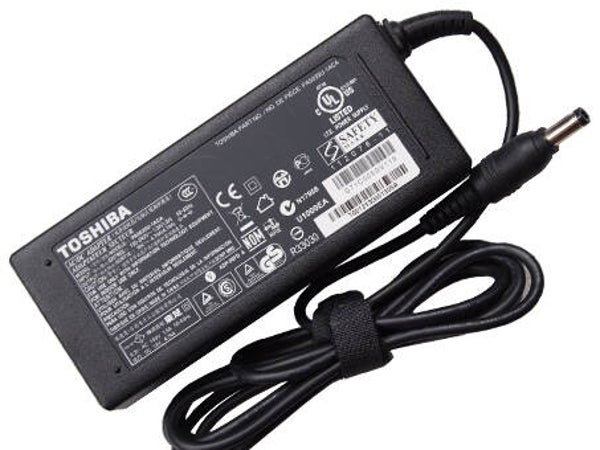 Toshiba Oplader 90W (19V, 4.74A) - Model PA5035U-1ACA