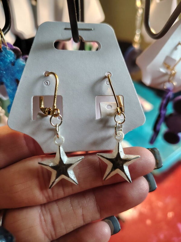 black n white star earrings