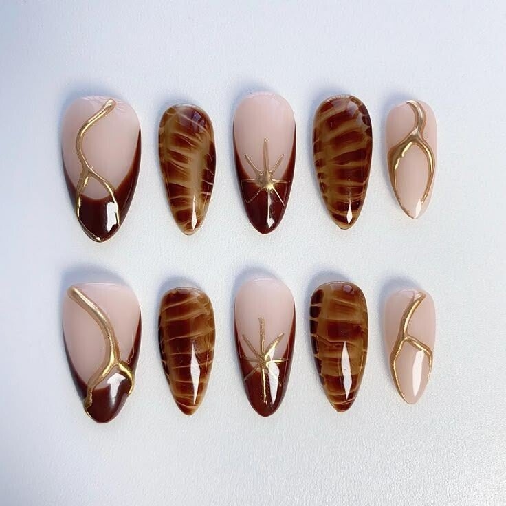Caramel Vein nails