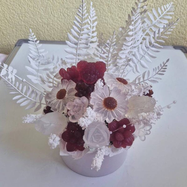 Red and white flower combo