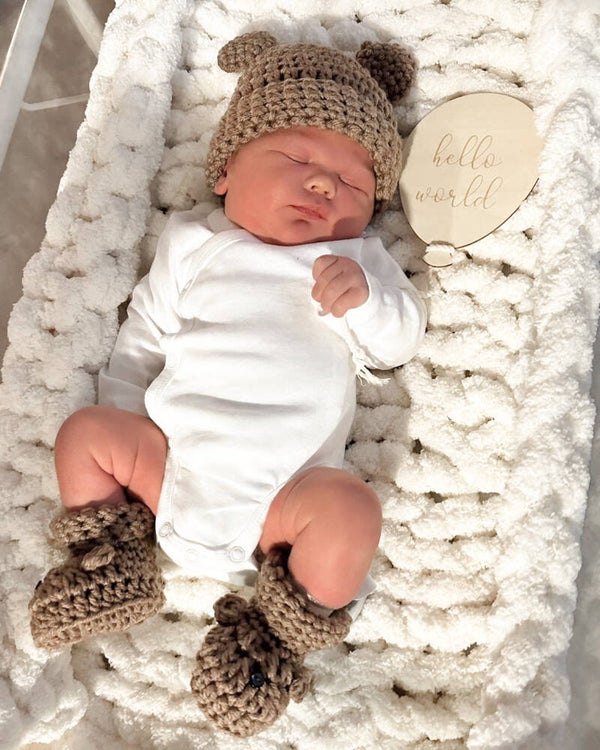 Wooden hello world balloon