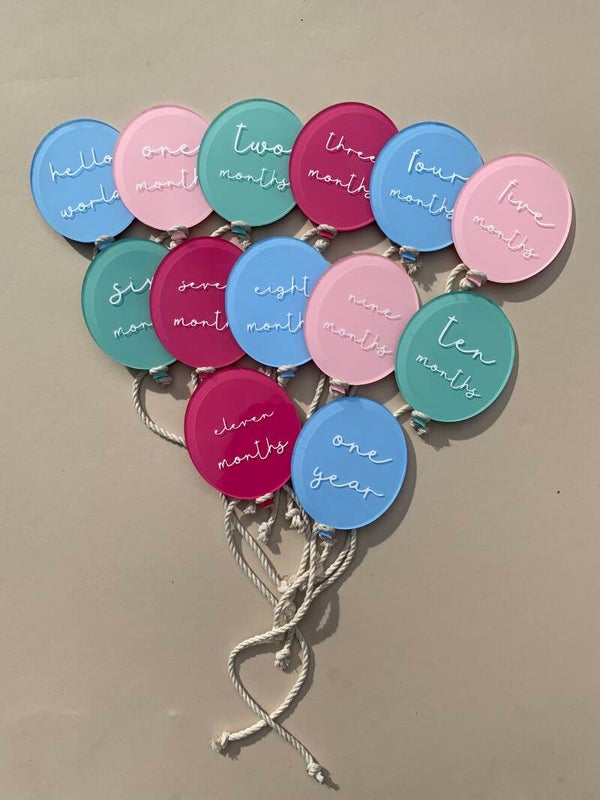 Pink and blue balloon set