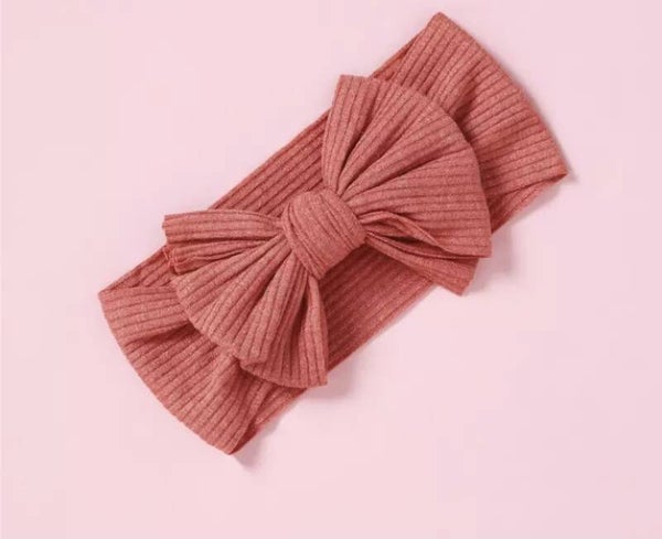 Salmon pink ribbed headband
