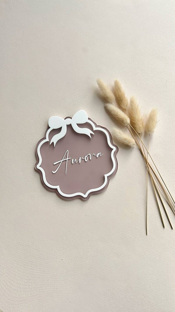 Bow delicate scollap announcement