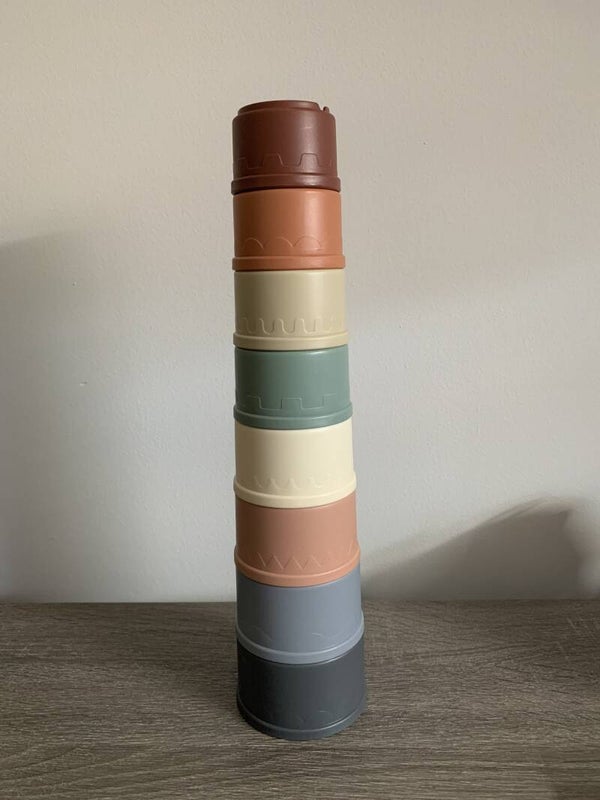 Retro stacking cups- grey base