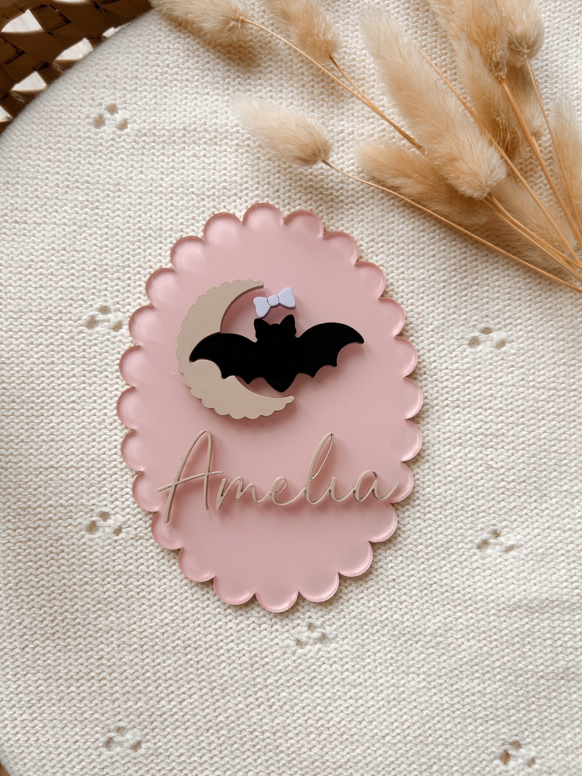 Scallop moon and bat name disk