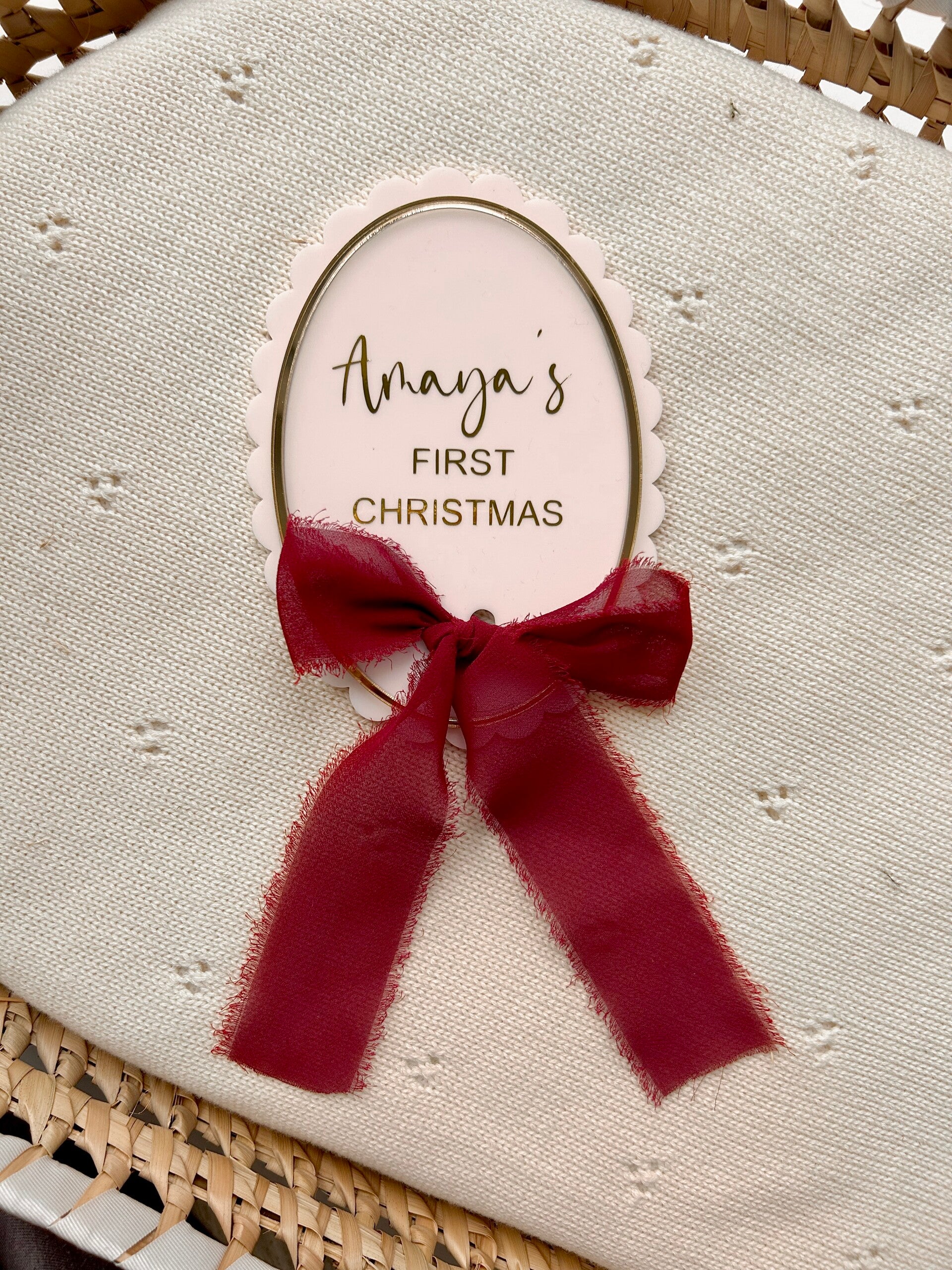 Scallop gold rim and bow Christmas keepsake