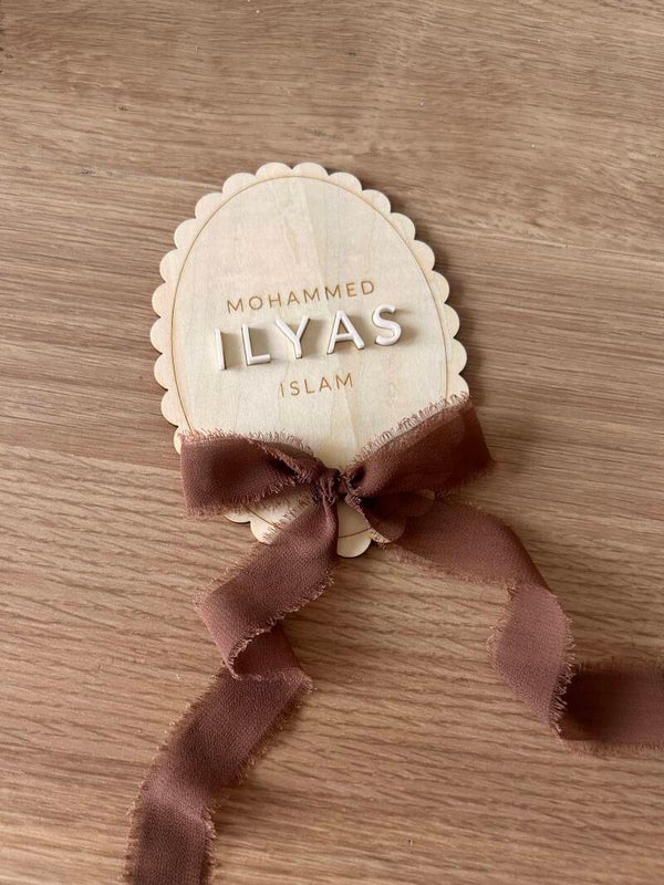 Scollap wooden name announcement