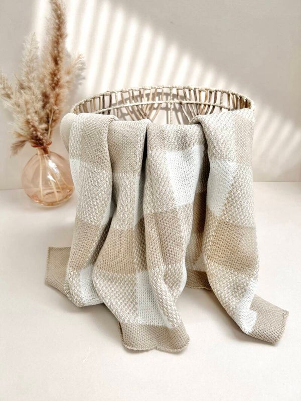 Gingham blanket