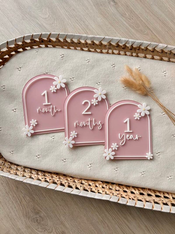 Flower arch milestone set