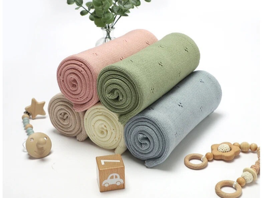 Knitted pointelle blanket