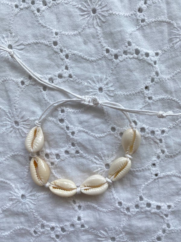 white shell - armbandje