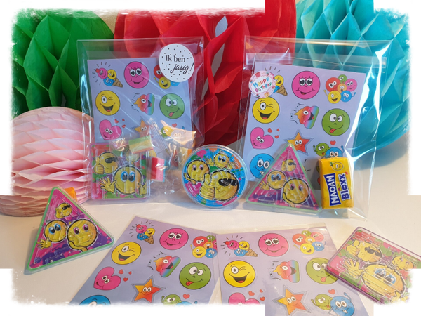 Smiley/emoji stickervel met geduldspelletje