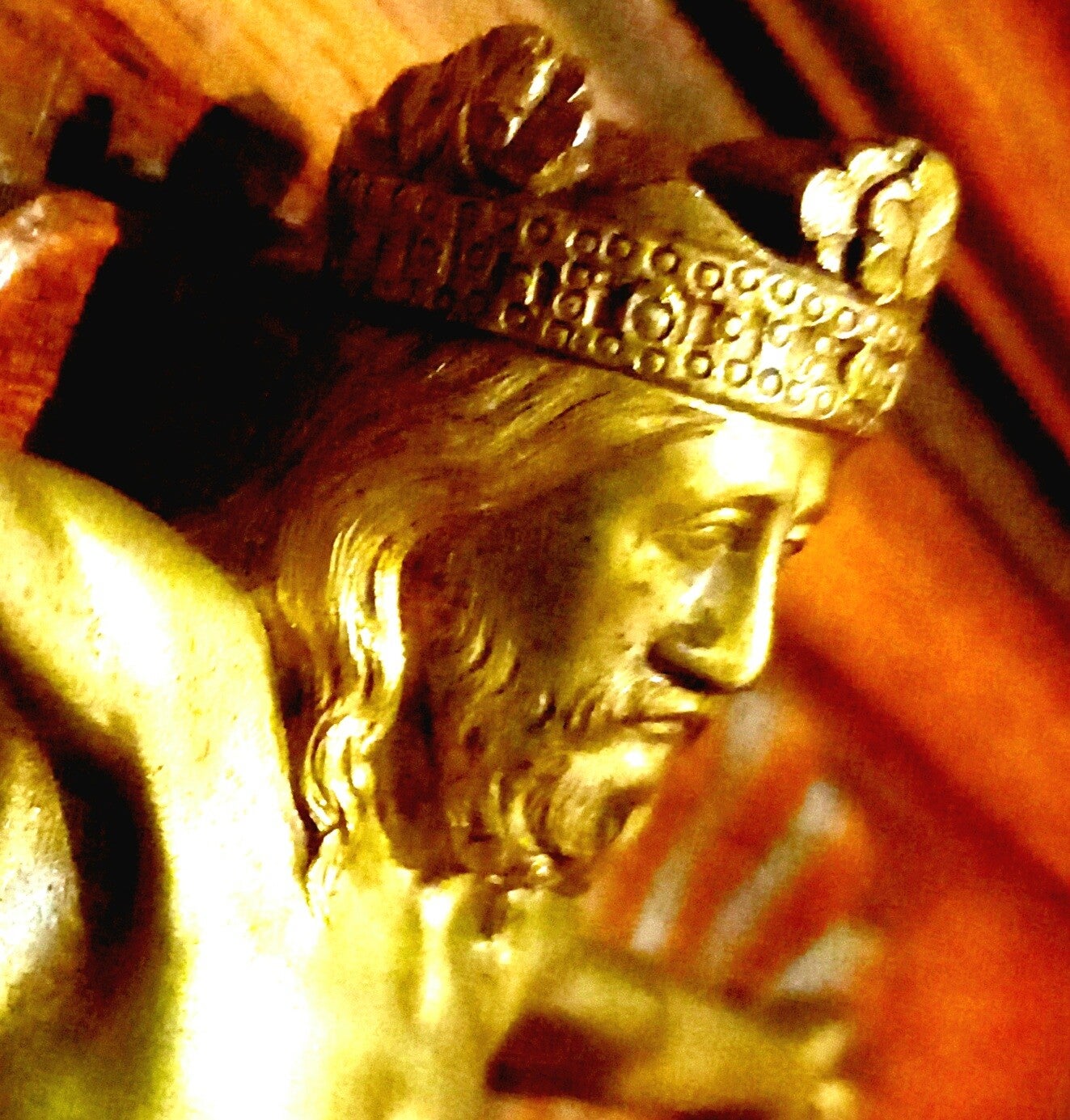 SCULPTURE  CHRIST BRONZE DORE  STYLE CAROLINGIEN . Réf- 235