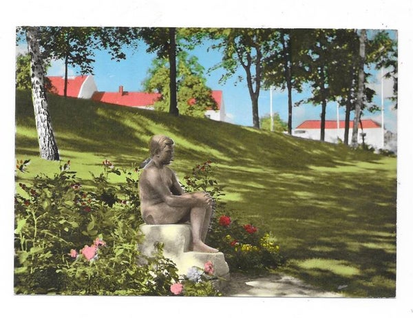 Swedish Postcard Holger Andersson : Säffle Stadsparken den" sittande Pojke "