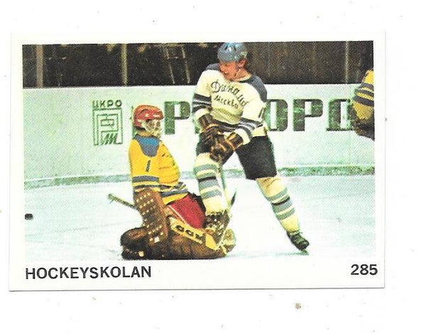 1974-75 Swedish Williams Ice Hockey Sticker #285 Hockey Skolan , Khimik Voskresensk / Dynamo Moscow , CCCP