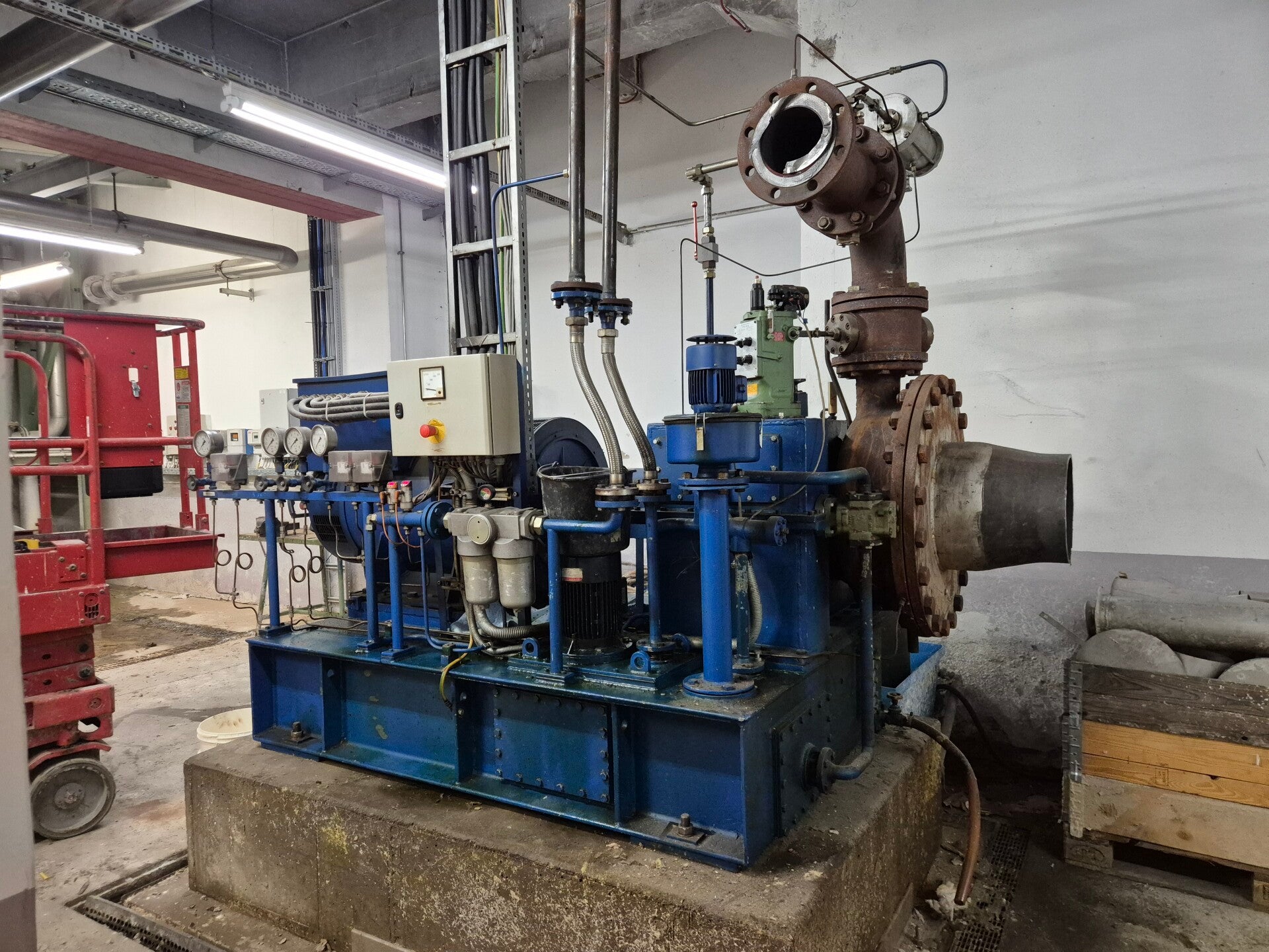 ETT FT5 steam turbine in installed condition