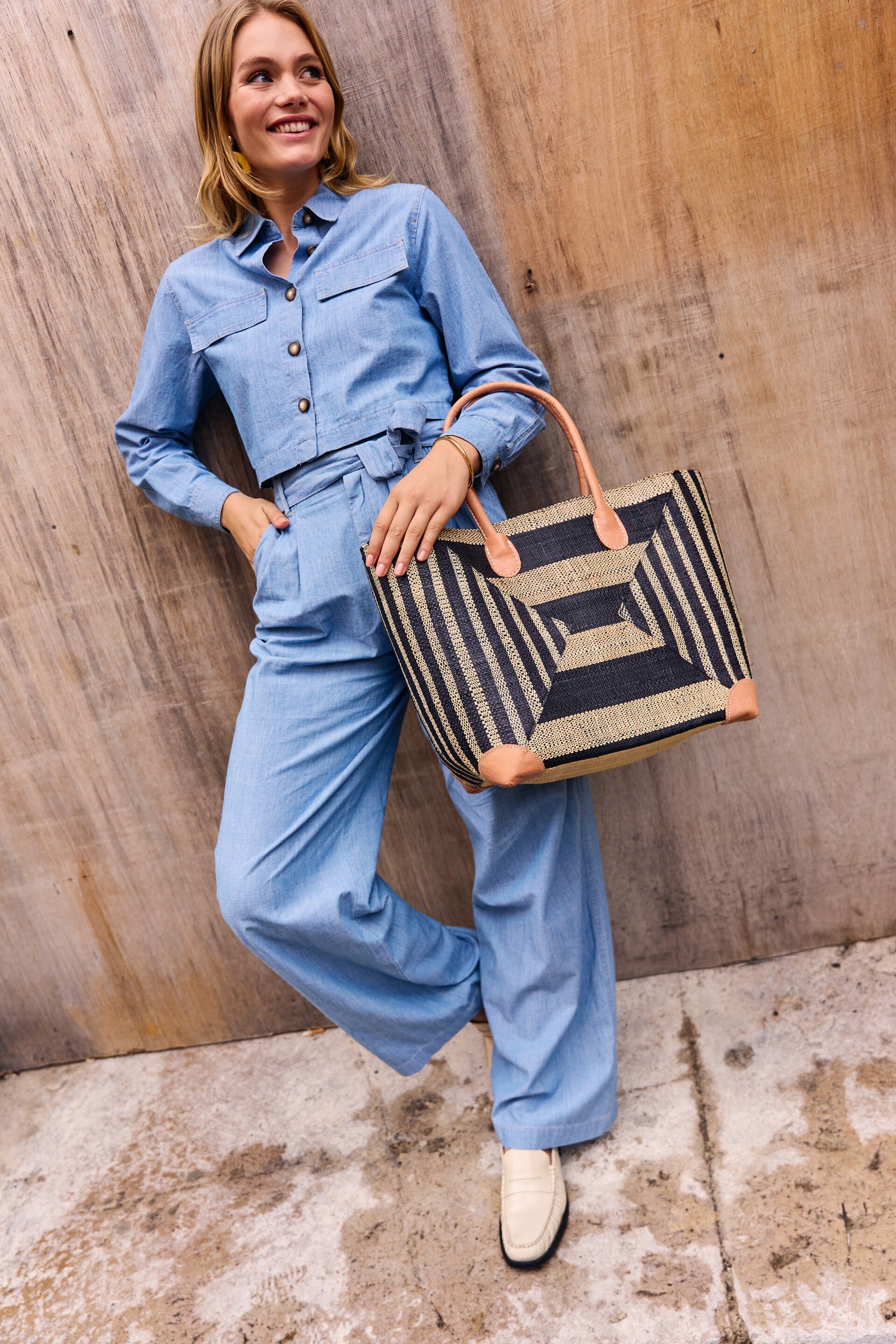 Panier en rabane avec jeu de découpes rayées - KALEIDO