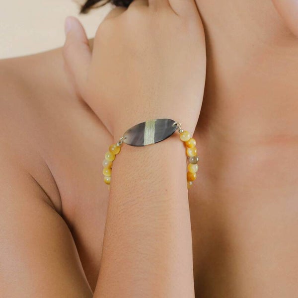 Bracelet ajustable médaillon nacre noire