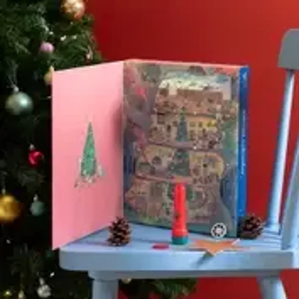 Calendrier de l’Avent Moulin Roty illustré par Camille Jourdy – Lampe à histoires et 23 disques