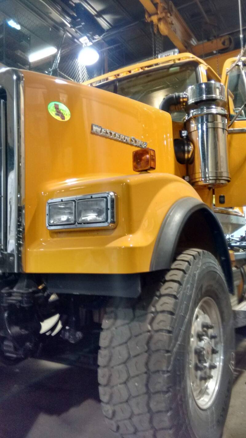 THE BIG SINGLE STEER TRI-DRIVES