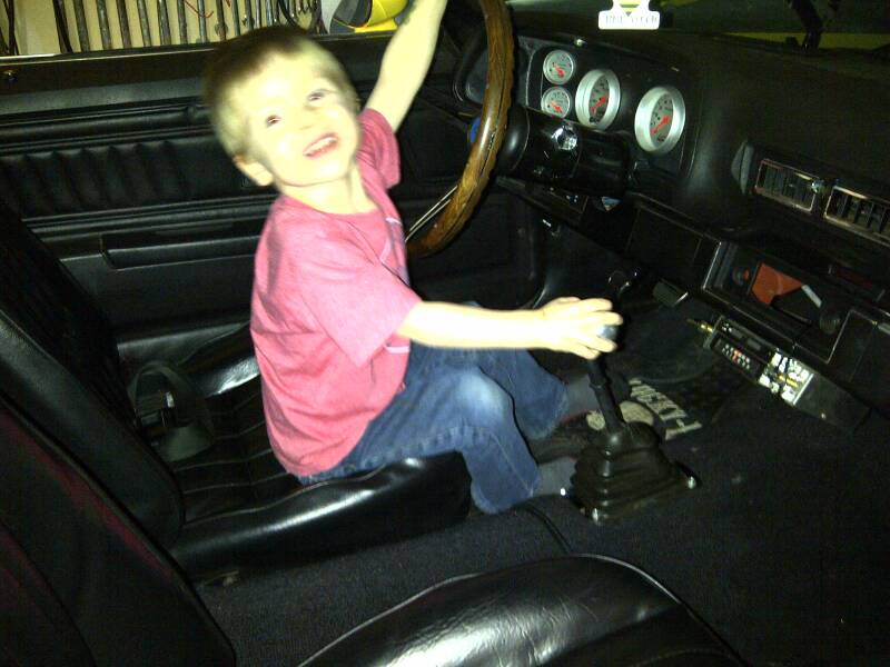 jack-checking-gears-standard.jpg