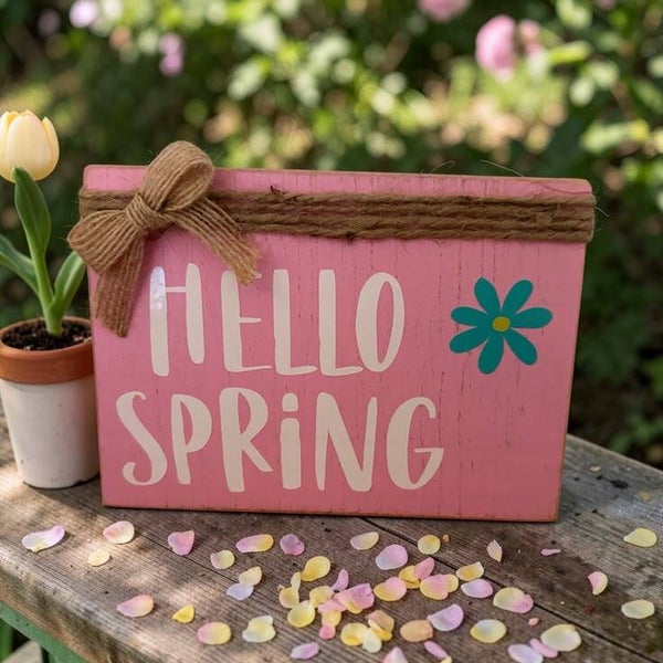 Hello Spring Decor