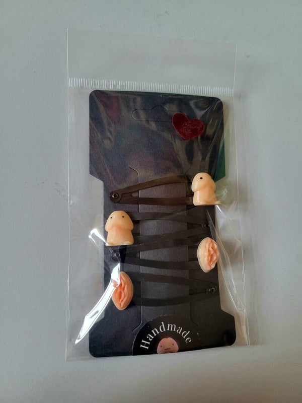 Haarspange Penis und Vulva